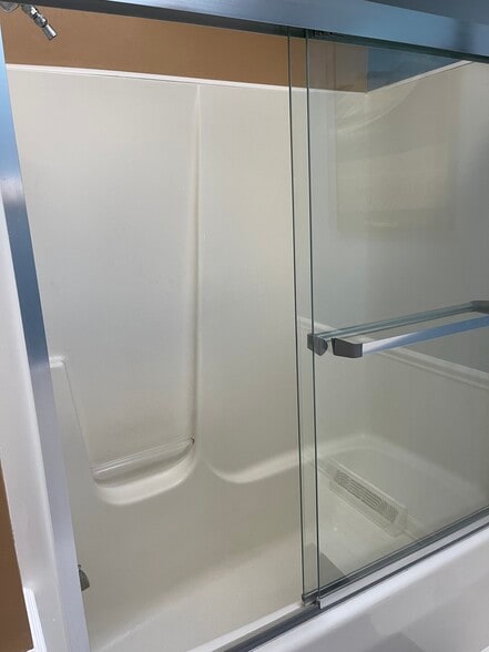 Upstairs second bathroom - 6349 Woodhall Ct