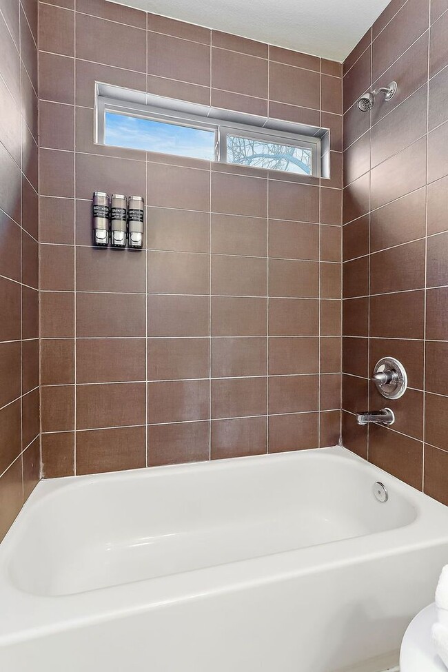Building Photo - Spectacular Two Story Westside Duplex With...