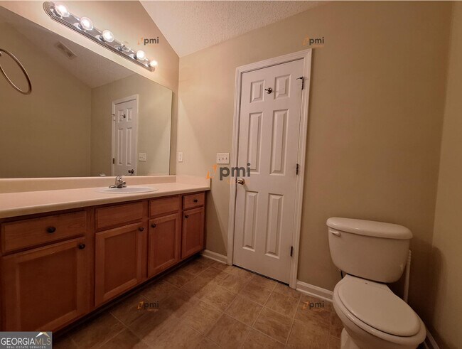 Building Photo - 7565 Rutgers Cir