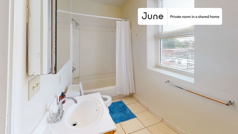 Building Photo - Room in Shared 4 bed/2 bath home