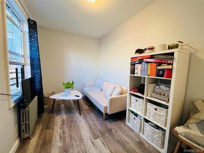 Building Photo - 21-13-21-25 25th Rd