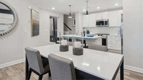 Building Photo - 14999 Ahena Curv