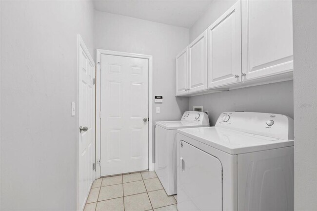 Building Photo - 8376 SW 80th Pl