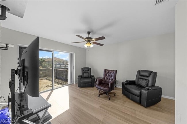 Building Photo - 914-916 SE 14th Terrace