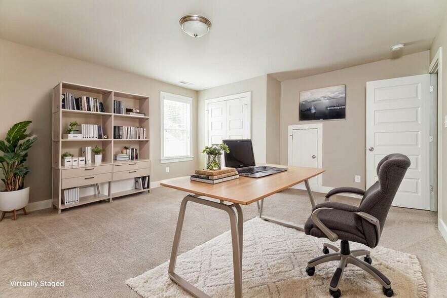 Building Photo - 3016 Watsonia Dr