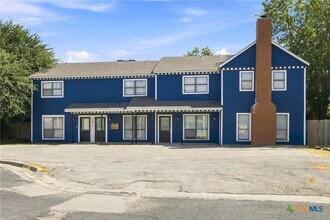 Building Photo - 3410 Victoria Cir