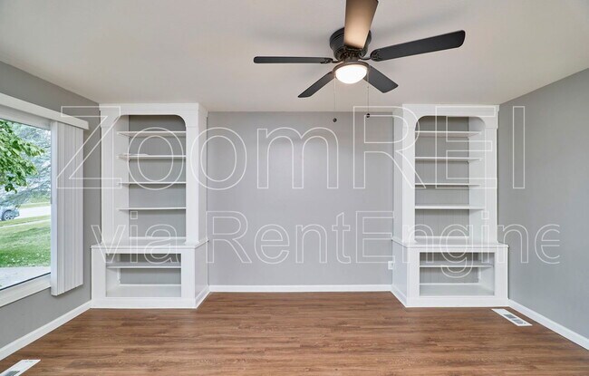 Building Photo - 2400 E Humes Ln