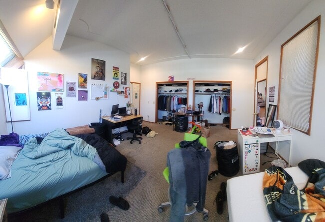 Building Photo - Bigger than average home in SLO! Lots of space!