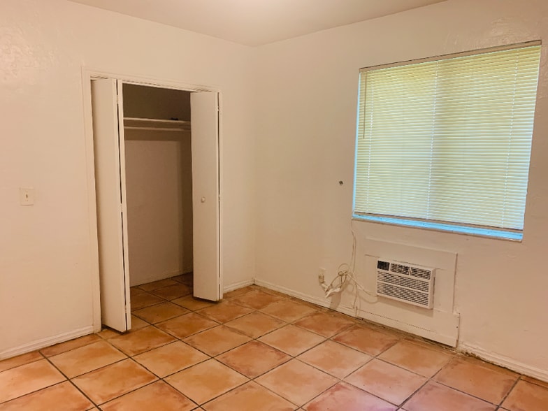 Building Photo - 661 NE 86th St