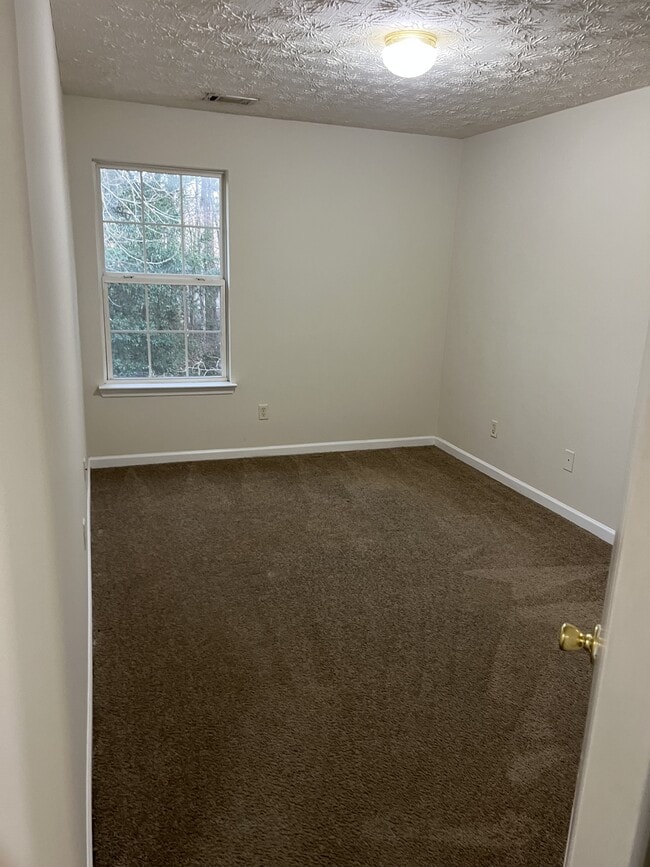 Building Photo - 2942 Fields Dr