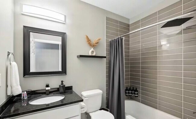 Building Photo - 2424 Lyndale Ave S