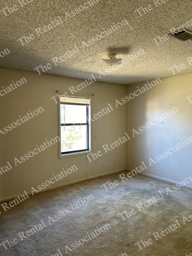 Building Photo - 133 Jennifer Ln