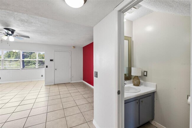 Building Photo - 4038 Cortez Dr