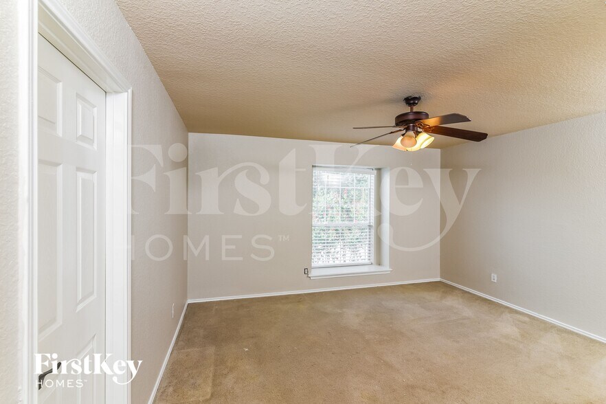 Building Photo - 12243 Dewitt Cove