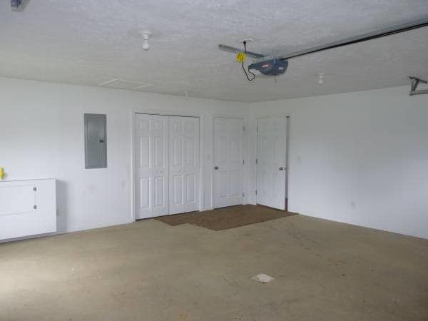 Building Photo - 724 Greenlawn Rd