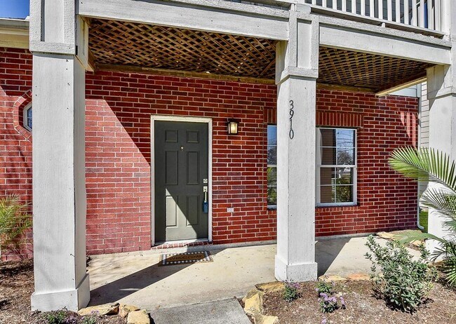 Building Photo - 3910 Mossy Pl Ln