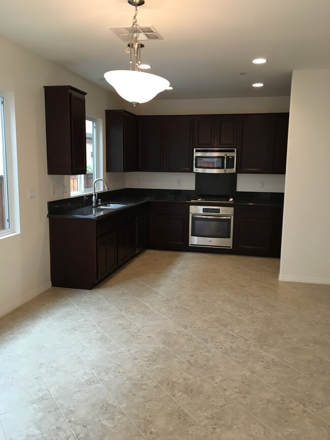 Building Photo - 888 Madison Court