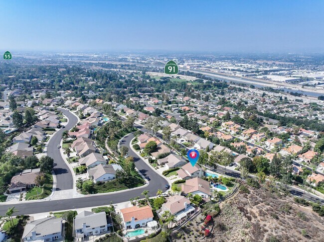 Building Photo - 5BR; 3BA Pool Home with Stunning Views in ...