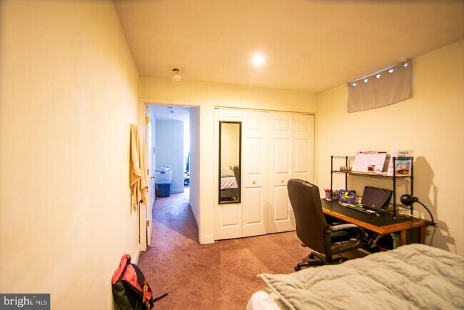 Building Photo - 775 S 20th St