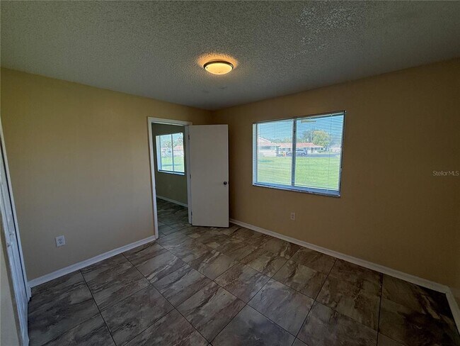 Building Photo - 2744 Botts Landing Rd