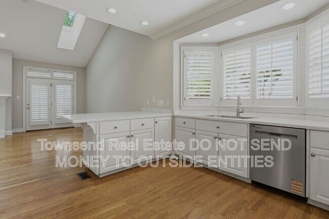 Building Photo - 200 Litchfield Pl