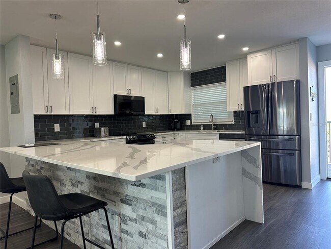 Building Photo - 300 64th Ave