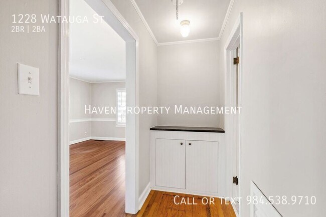 Building Photo - 1228 Watauga St