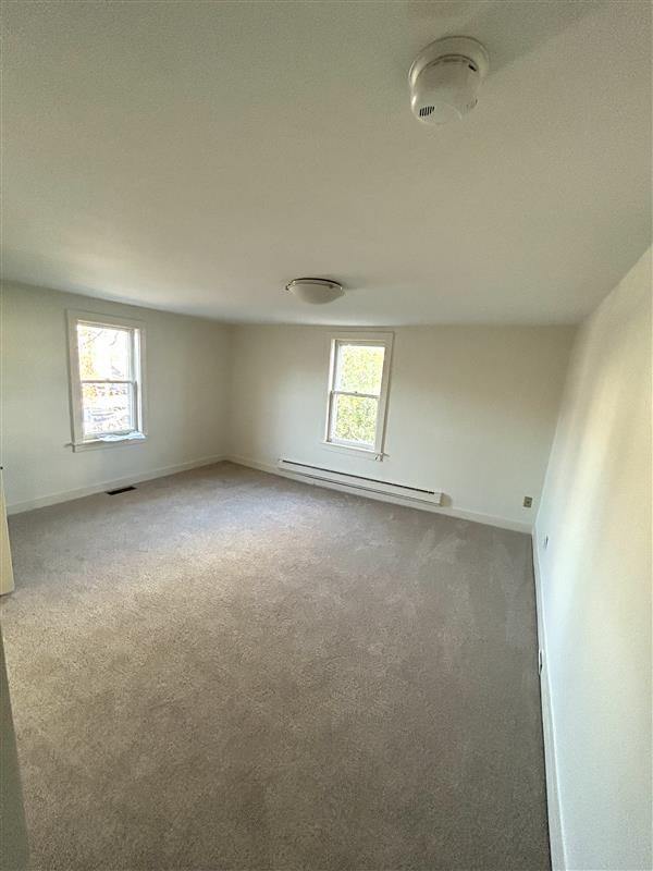 Building Photo - 33 Putnam St