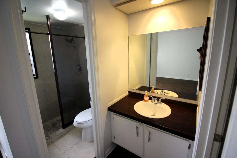 Building Photo - 4205 Oak Terrace Dr