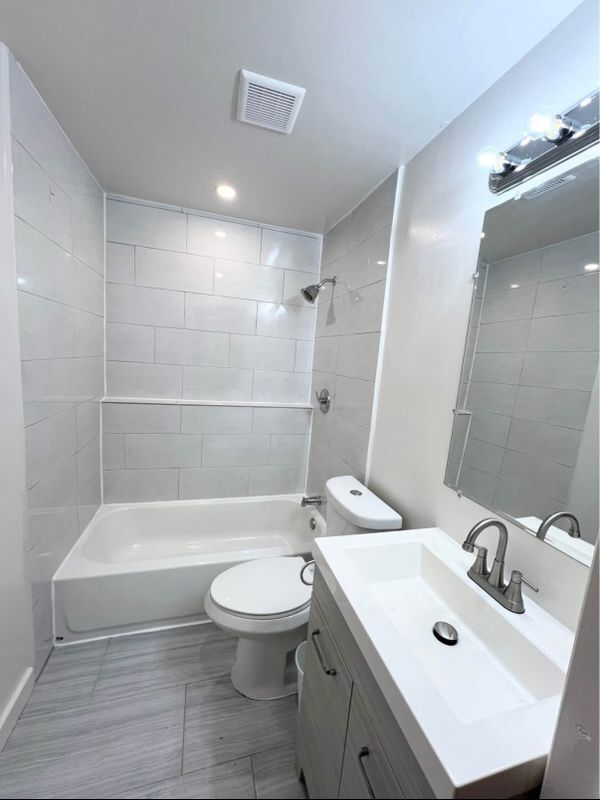 Building Photo - 603 Lucia Ave