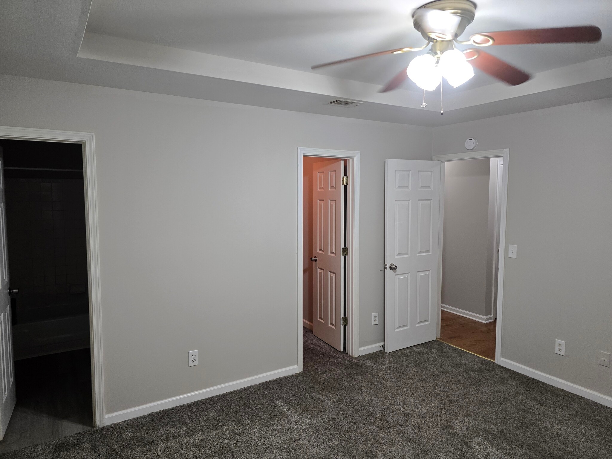 Master Bed - 2016 Briar Trail Ct SW