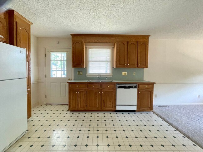 Building Photo - 1004 Orangewood St