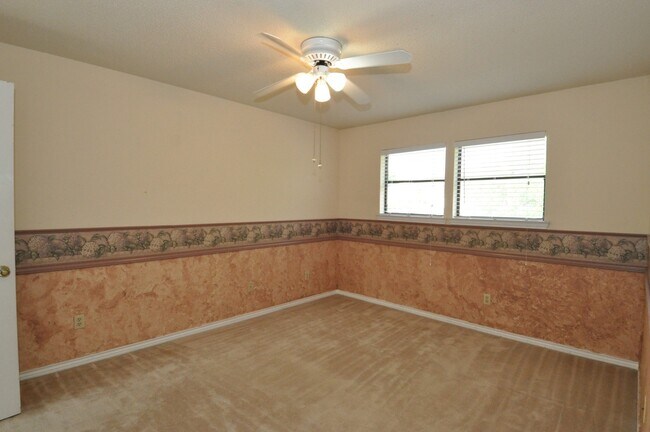 Building Photo - 13405 Saddlebrook Trail