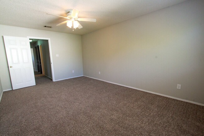 Building Photo - Updated 4 Bedroom • 2.5 Bath • West Round Rock • Downstairs Primary Suite • Two Living Areas • La...