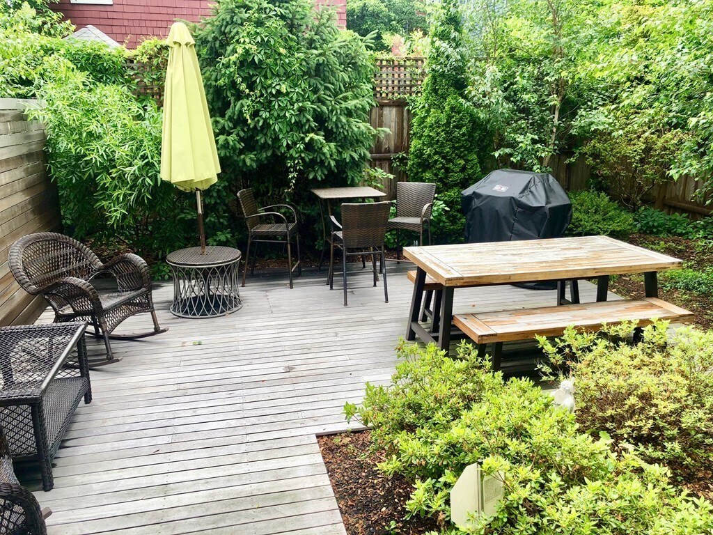 Building Photo - 227 Concord Ave