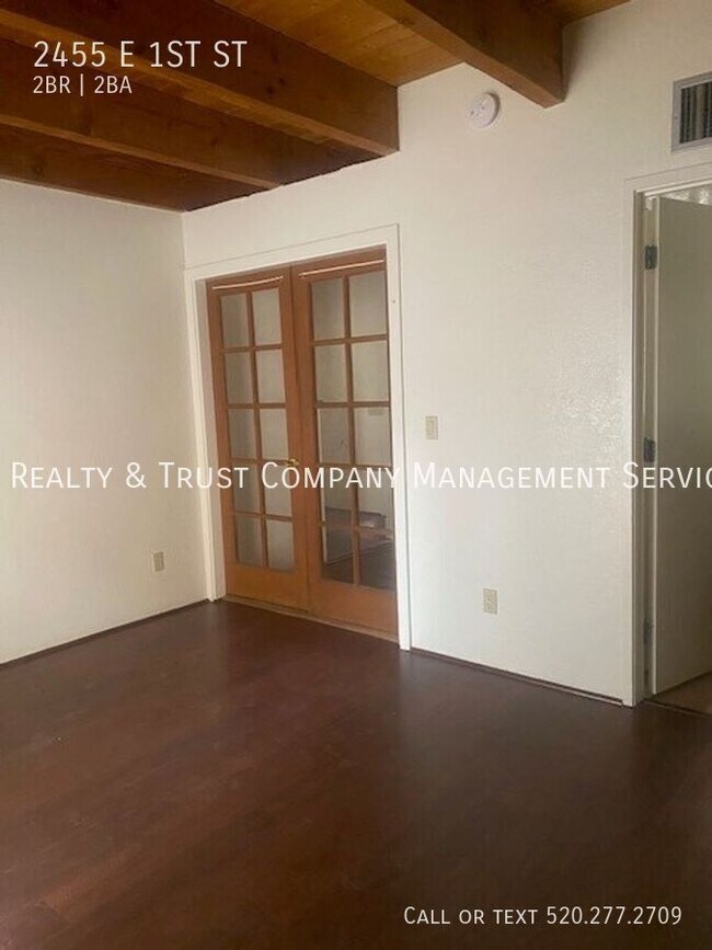 Building Photo - 2455 E 1st St