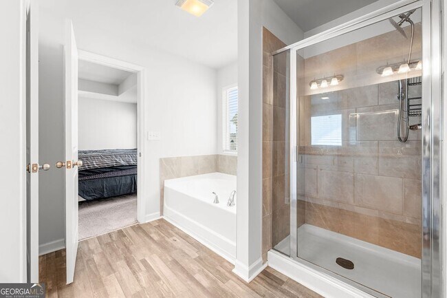 Building Photo - 100 Petunia Ct