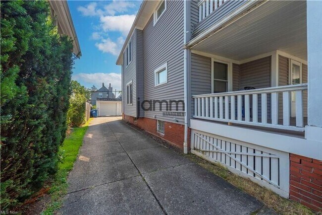Building Photo - 1511 Westwood Ave