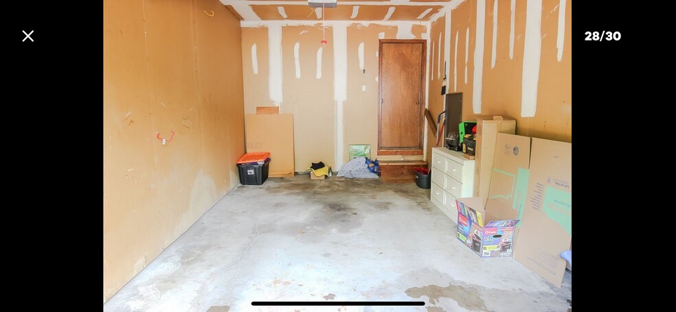 Garage - 3422 West St