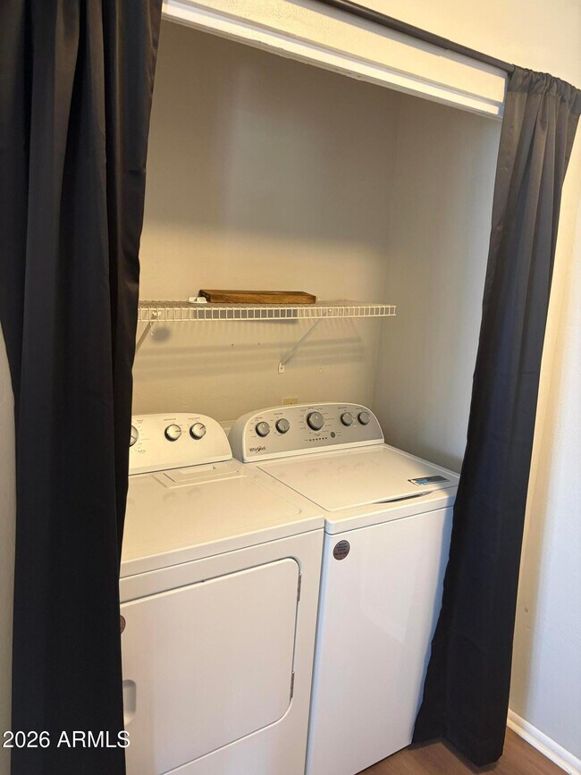 Building Photo - 930 N Mesa Dr