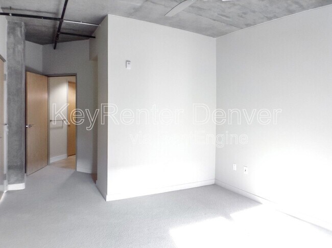 Building Photo - 2229 Blake St