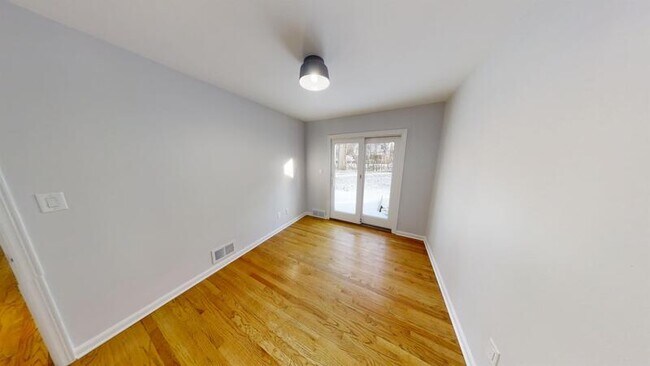 Building Photo - 1801 Cayuga Pl