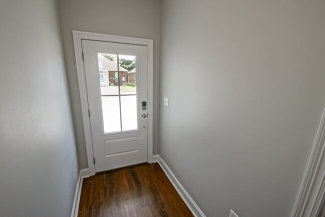 Building Photo - 33260 LA-16