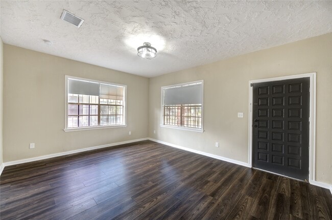 Building Photo - 306 Morris St