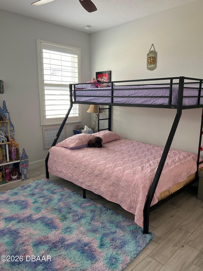 Building Photo - 402 Tiki Ter