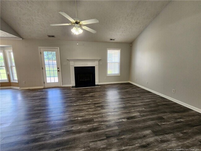 Building Photo - 1549 Laurel Oak Dr