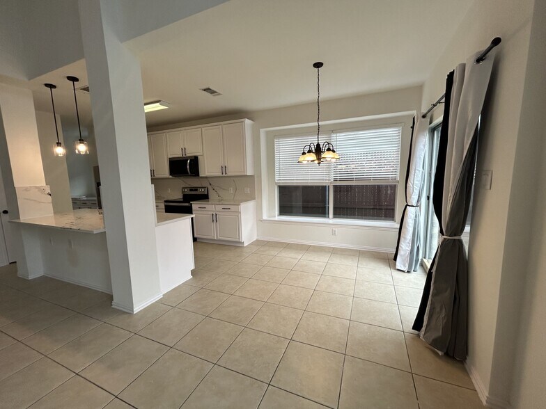 Building Photo - 412 Cypress Hill Dr