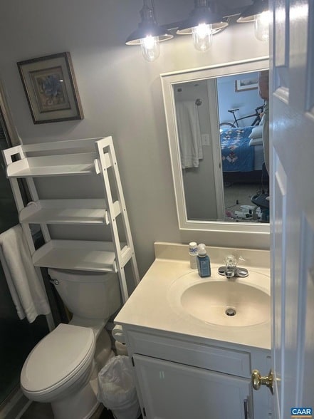 Building Photo - 136 Goldenrod Ct