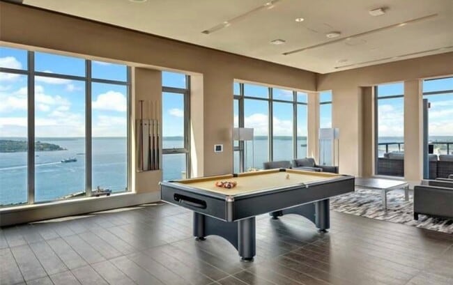 Building Photo - Insignia Condominium ~ Belltown/South Lake...