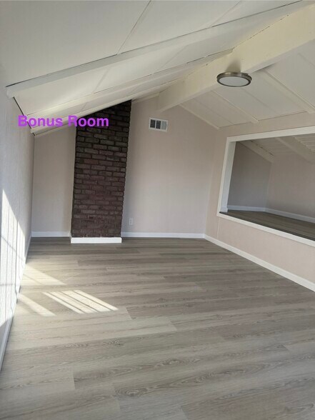 Building Photo - 5021 J Pky
